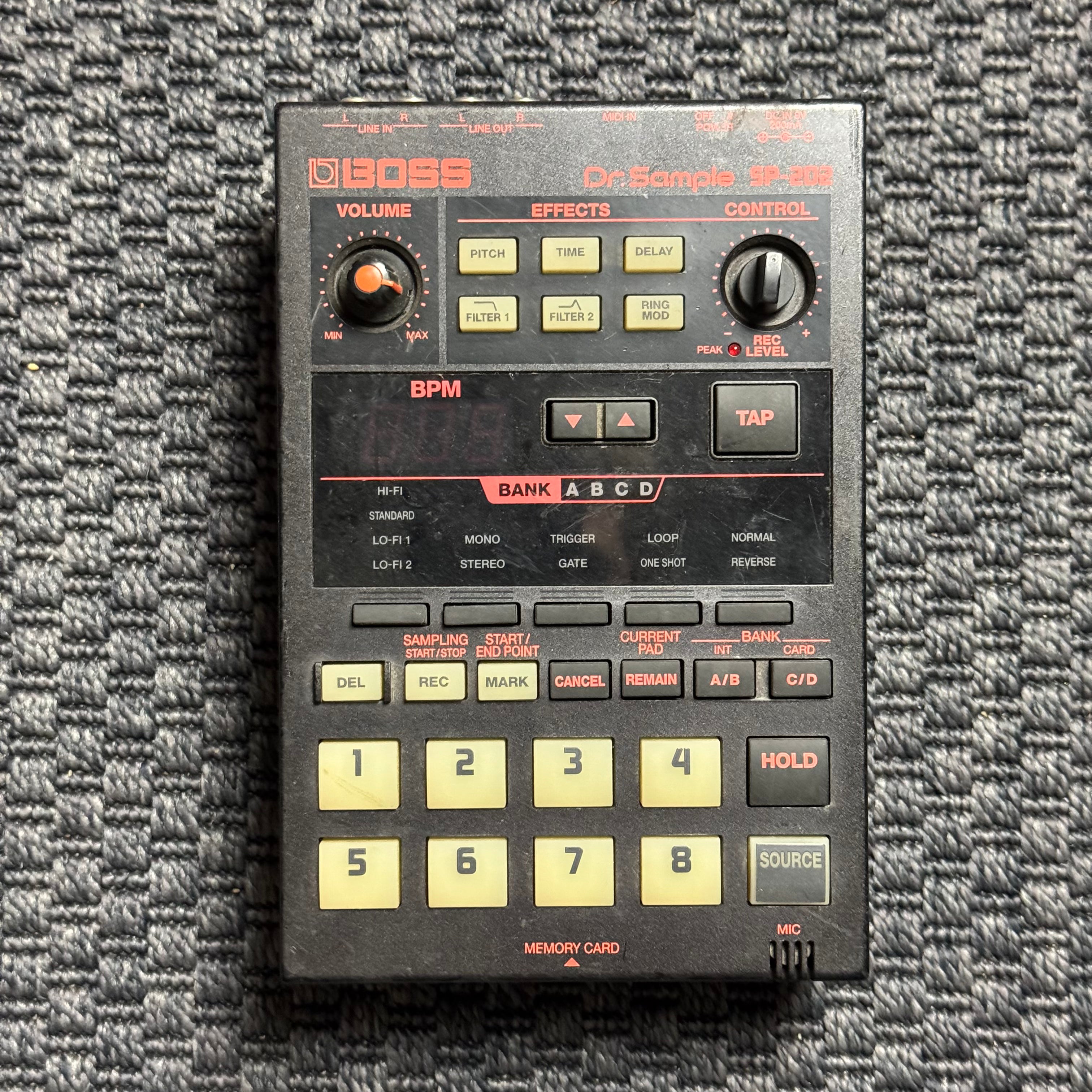 Boss Dr. Sample SP-202 – White Centipede Noise